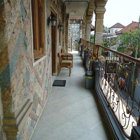 The Reinhold Guesthouse Bali Kerobokan Exterior foto