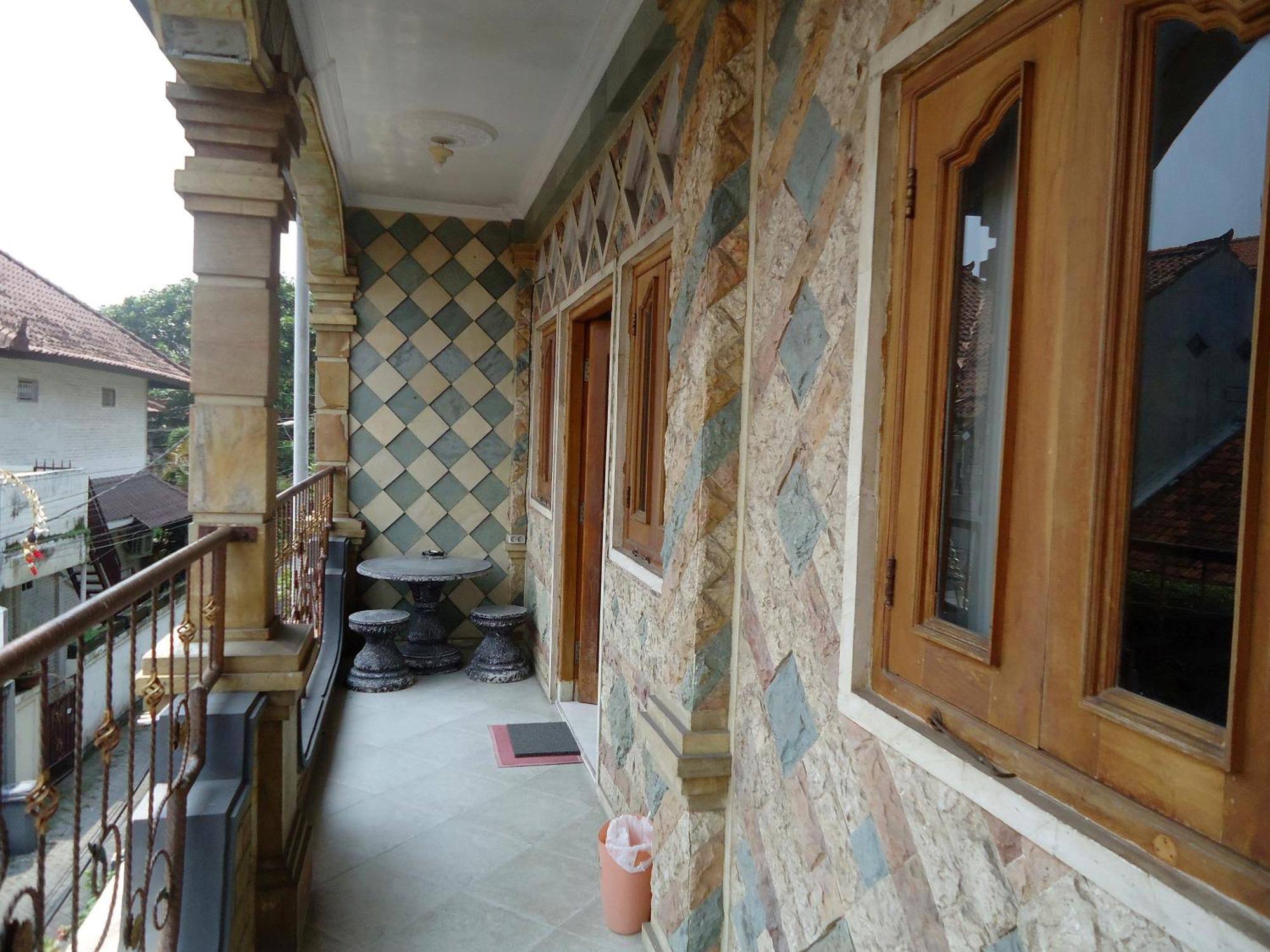 The Reinhold Guesthouse Bali Kerobokan Exterior foto