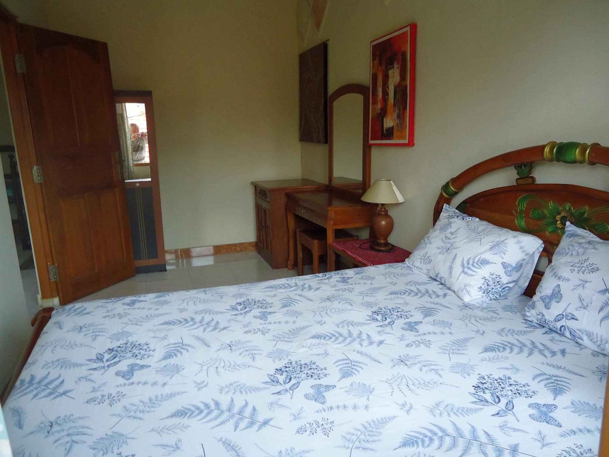 The Reinhold Guesthouse Bali Kerobokan Exterior foto