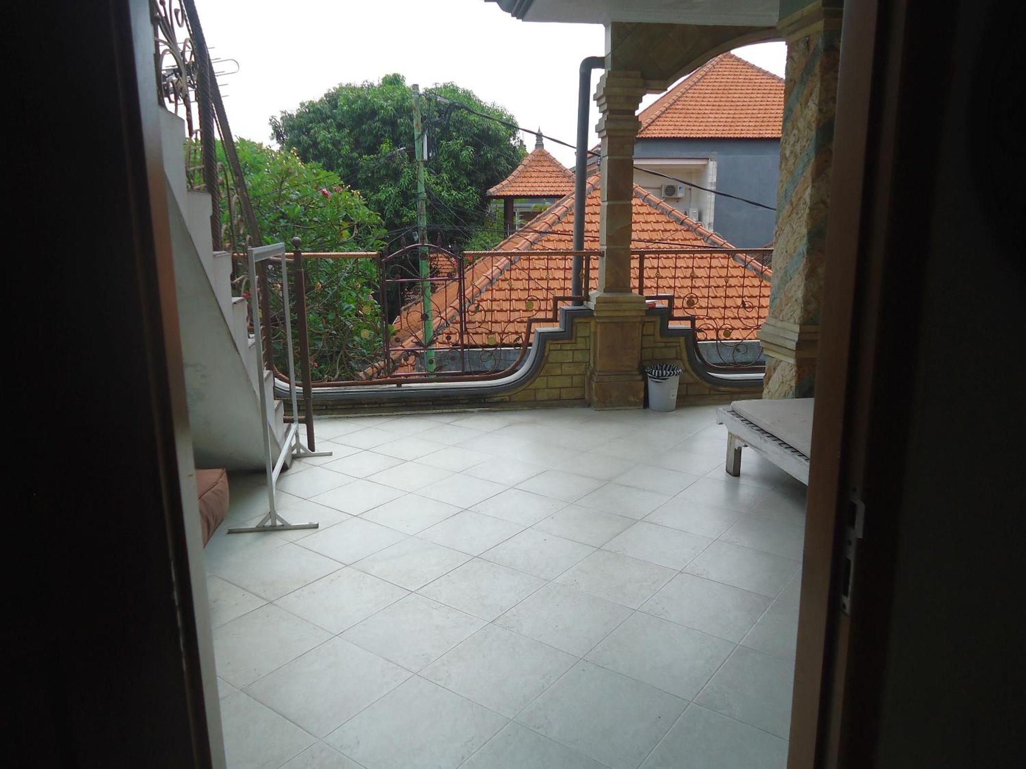 The Reinhold Guesthouse Bali Kerobokan Exterior foto
