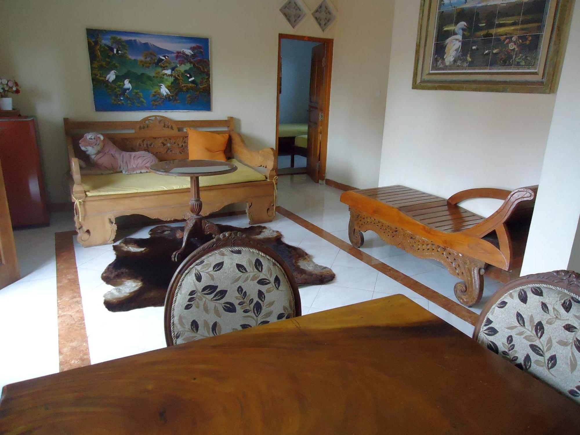 The Reinhold Guesthouse Bali Kerobokan Exterior foto