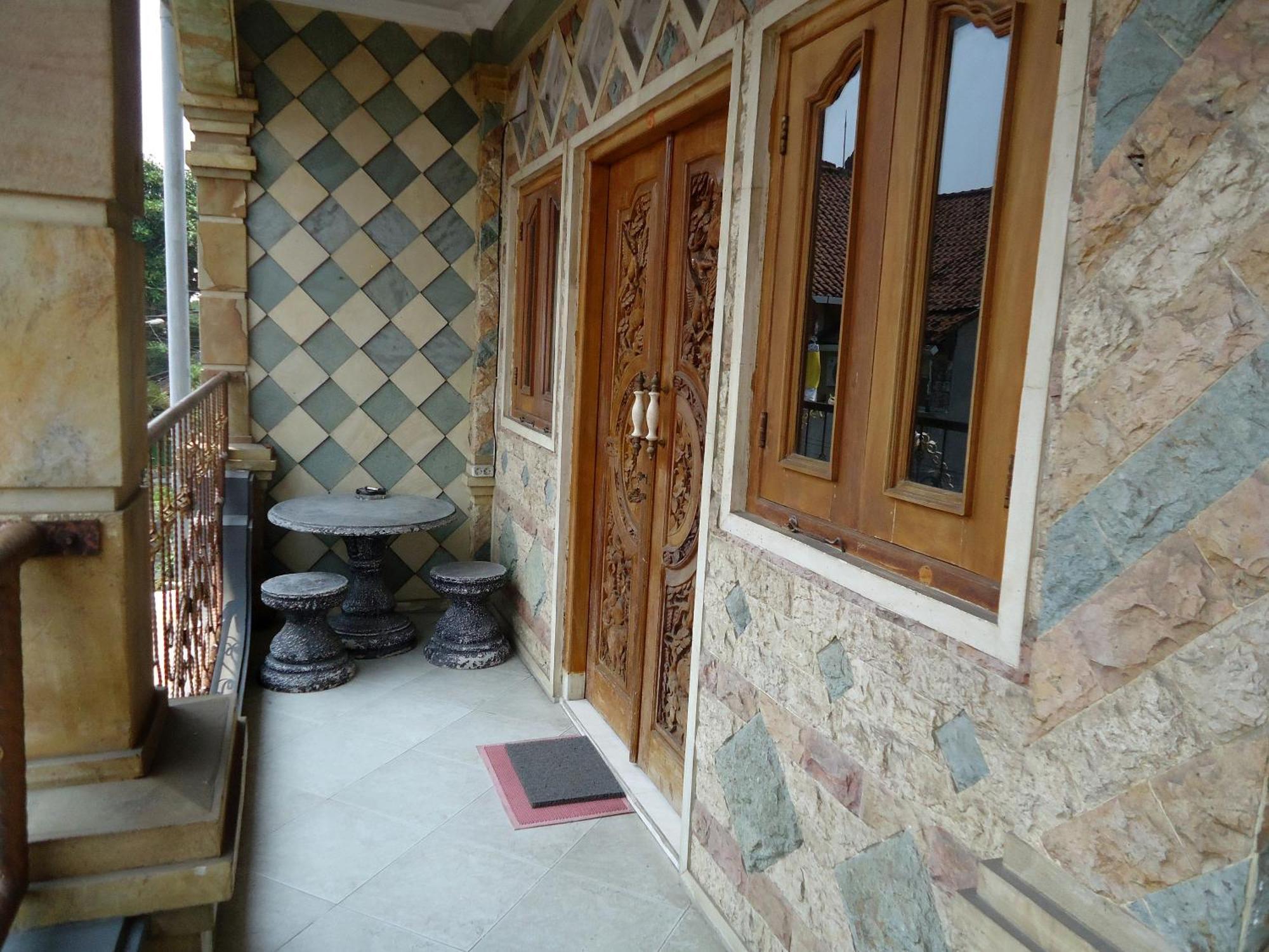 The Reinhold Guesthouse Bali Kerobokan Exterior foto