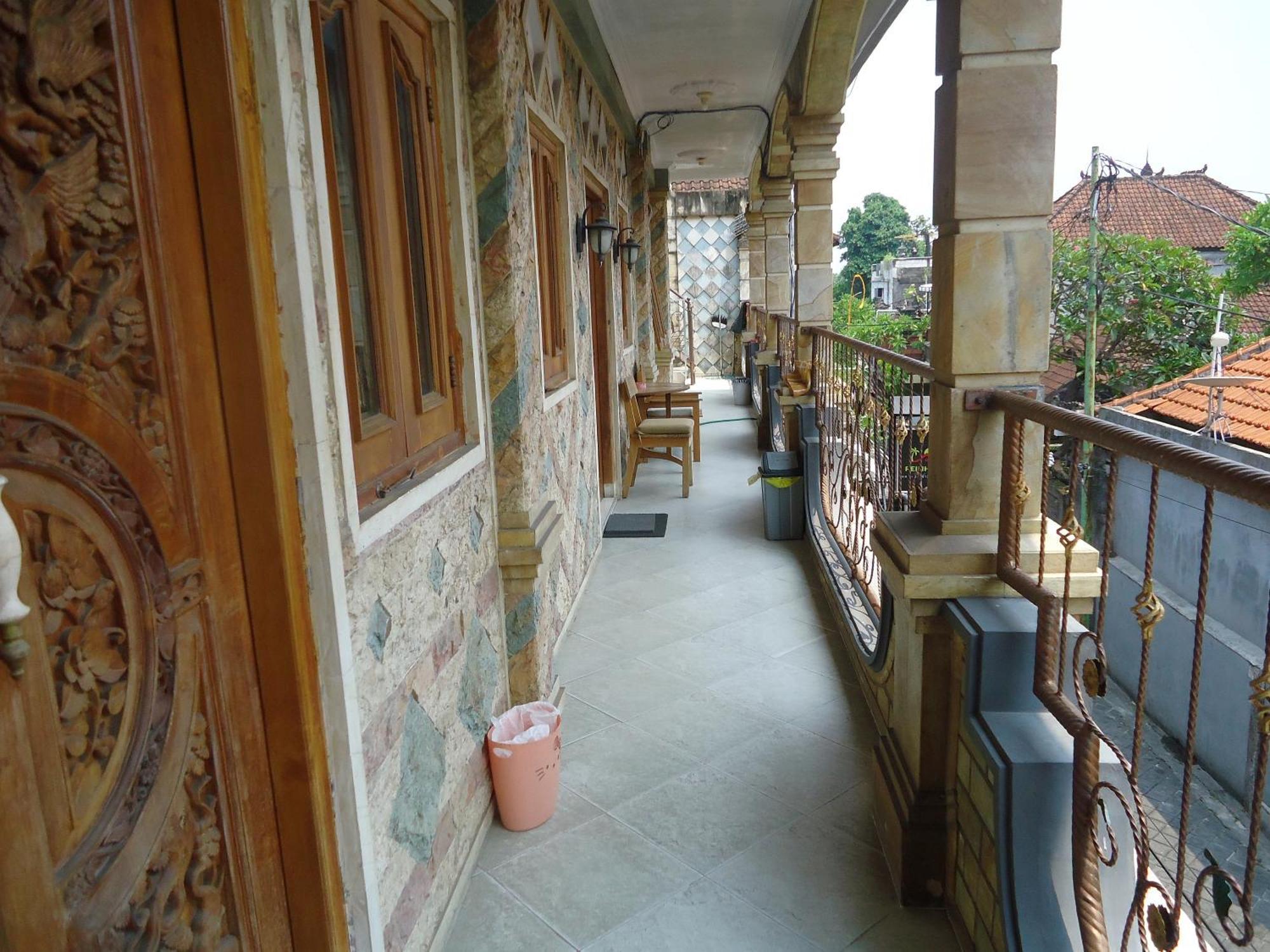 The Reinhold Guesthouse Bali Kerobokan Exterior foto
