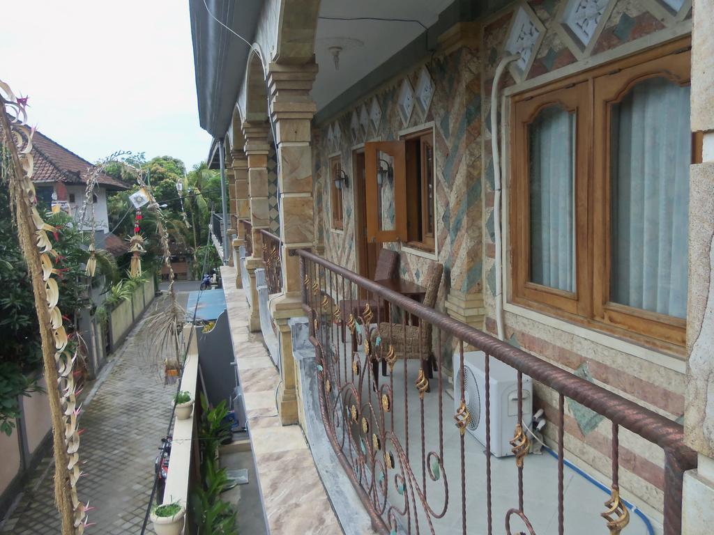 The Reinhold Guesthouse Bali Kerobokan Exterior foto